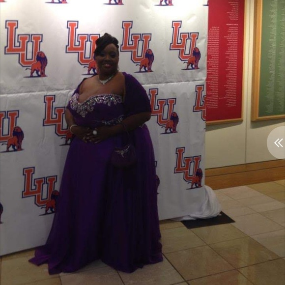 Formal dress - Picture 2 of 2